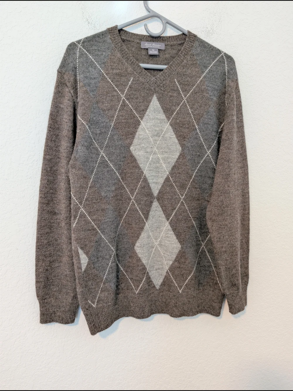 Daniel Cremieux Men's Taupe Grey 100% Alpaca Long Sleeve V-Neck Argyle Sweater M